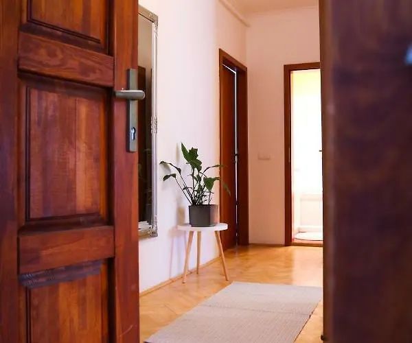 Apartment Palace - Minaret, Erlau