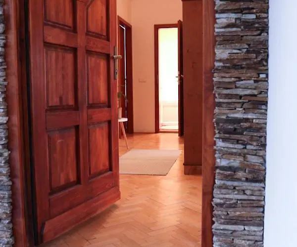 Palace - Minaret, * Erlau